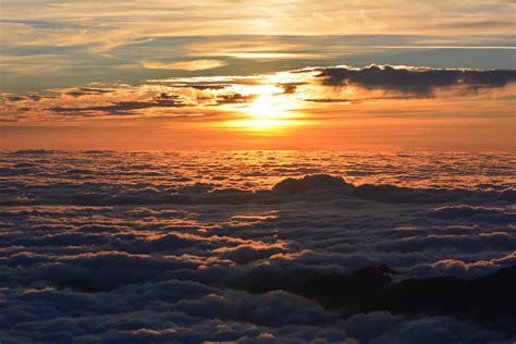 Sea of Clouds .
